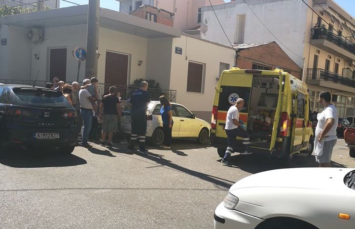 Στο νοσοκομείο Αγρινίου μητέρα και βρέφος μετά από τροχαίο(φωτο)