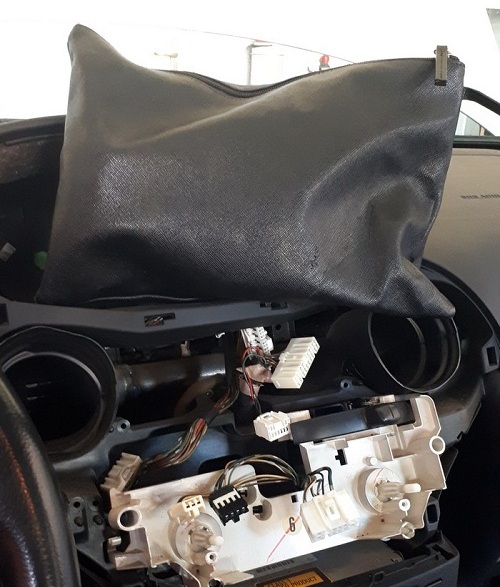 Οι απατεώνες που συνελήφθησαν στο Αγρίνιο είχαν χιλιάδες ευρώ και κοσμήματα σε ειδική κρύπτη!