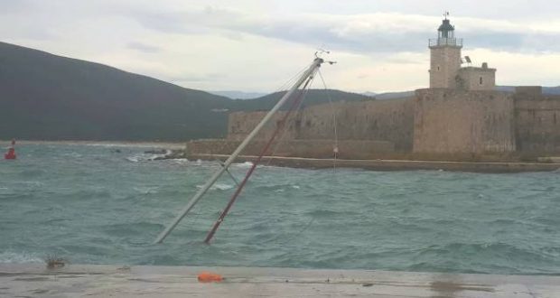 Λευκάδα: Βούλιαξε ιστιοπλοϊκό στην αμμόγλωσσα-Προσπάθεια του Λιμενικού να σωθούν τα σκάφη(video)