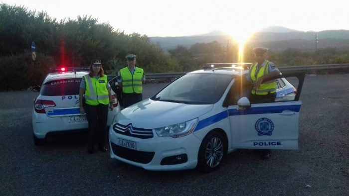 Ενημερωτικά φυλλάδια τροχαίας σε γονείς και μαθητές δημοτικών σχολείων στη Δυτική Ελλάδα