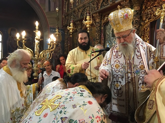 Δύο νέες χειροτονίες και εγκαίνια Πνευματικού Κέντρου στο Αιτωλικό(φωτο)