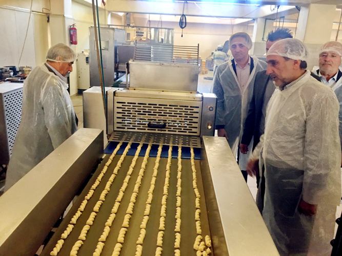 Η Περιφέρεια στο πλευρό των μικρομεσαίων επιχειρήσεων- Ξενάγηση του Περιφερειάρχη στην «Αγρινιώτικο ΑΕΒΕ»