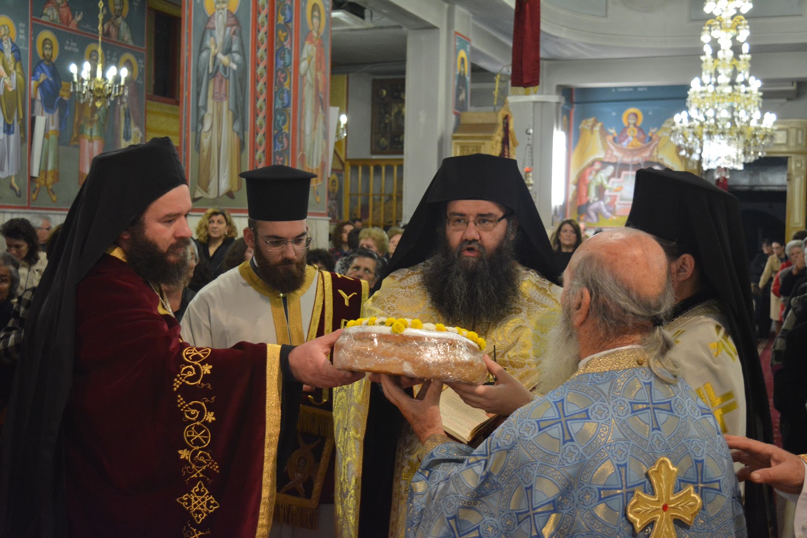 Παναιτώλιο: Με λαμπρότητα ο Πανηγυρικός Εσπερινός στον Ι. Ναό Αγίας Τριάδος για τα 100 χρόνια από το θαύμα της γρίπης