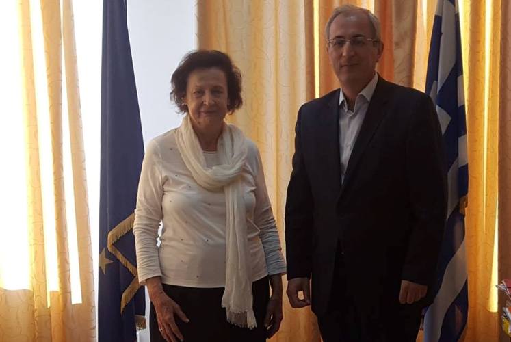 Θέρμο: Παράδοση του κλειδιού του δωρηθέντος στο δήμο κτιρίου της οικογένειας Λόη!
