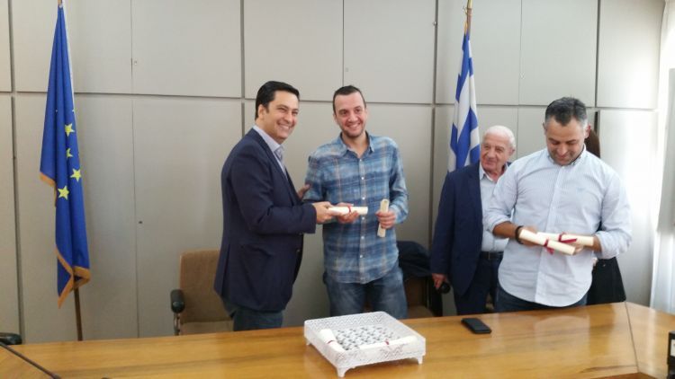 Aγρίνιο:Βράβευση της θεατρικής ομάδας «ΘέατροPolice» από το Δήμαρχο
