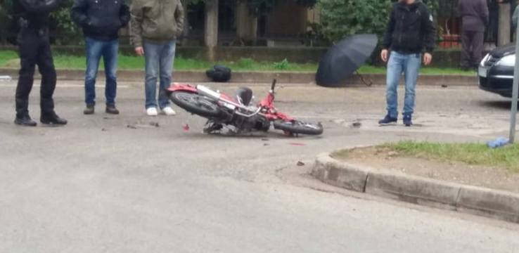 Αγρίνιο: Τροχαίο με τραυματισμό δικυκλιστή στην οδό Πανεπιστημίου(φωτο)