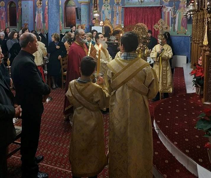 Αιτωλ/νία: Χιλιάδες πιστοί κατέκλυσαν τις εκκλησίες για τα Χριστούγεννα