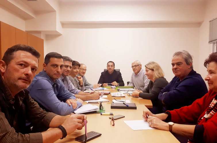 Περιφέρεια: Προετοιμασία για την έναρξη του προγράμματος δακοκτονίας 2019