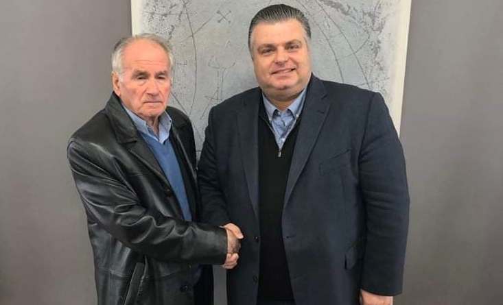 Τον Θεόδωρο Κουφό καλωσορίζει στον συνδυασμό του ο Νίκος Καραπάνος.