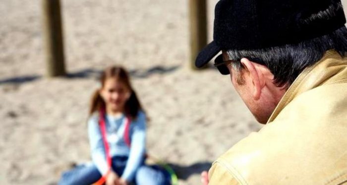 Θέρμο: 65χρονος κατηγορείται για ασέλγεια και αρπαγή ανήλικης