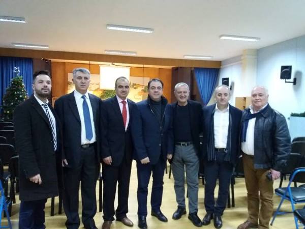 Έκοψε την πρωτοχρονιάτικη πίτα της η Ομοσπονδία Απανταχού Μακρύνειων