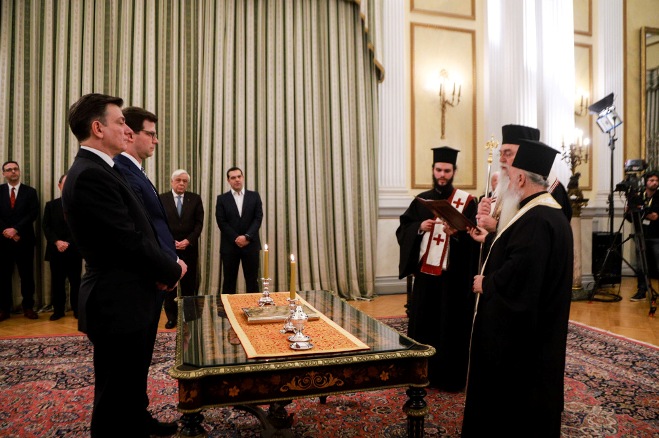 Ορκίστηκαν οι νέοι υπουργοί της κυβέρνησης