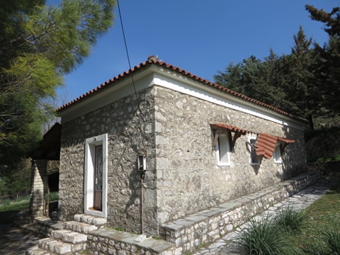 Μεγάλες ζημιές στα Εξωκλήσια της Αγίας Tριάδος και του Αγίου Παντελεήμονα στην Αμφιλοχία(φωτο)