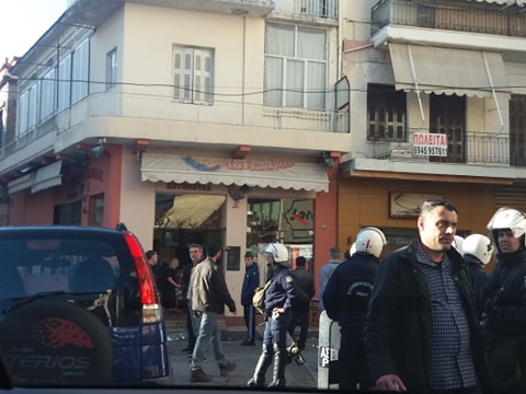 ΒΙΝΤΕΟ-Αυτόπτης μάρτυρας για τα σοβαρά επεισόδια μεταξύ οπαδών στο Αγρίνιο