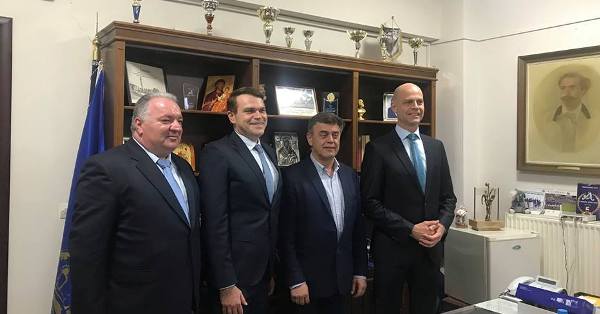 Συνάντηση Γ.Αποστολάκη και εκπροσώπων της FRAPORT με αφορμή τη σημερινή εκδήλωση