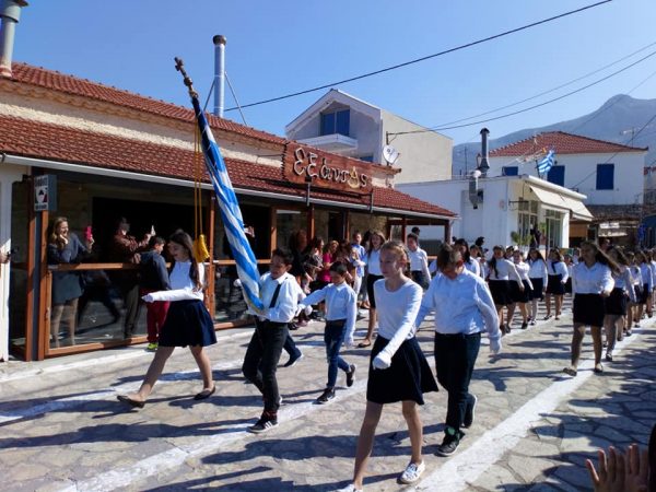 Πάλαιρος-H παρέλαση της 25ης Μαρτίου(φωτο)