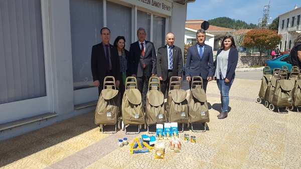 «Χέρι Βοηθείας» από την ALPHA BANK προς το Κοινωνικό Παντοπωλείο του Δήμου Θέρμου.
