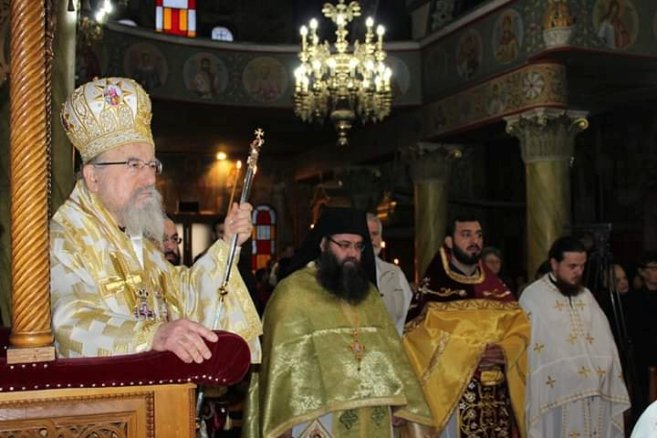 Κυριακή των Βαΐων: Εσπερινός στον Ιερό Ναό Αγ. Παρασκευής Αμφιλοχίας