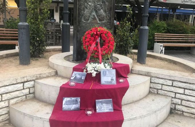 Αϊ, μανάδες Αγρινιώτισσες, μαύρος καημός που βόσκησε τα φύλλα της καρδιάς σας