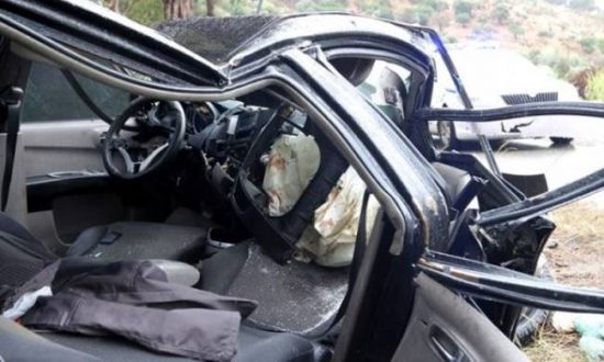 Απεγκλωβισμός ζευγαριού έπειτα από σφοδρή σύγκρουση ΙΧ