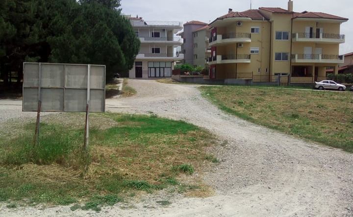 Αγρίνιο:Έντονη διαμαρτυρία κατοίκων της οδού Δυρού για την σκόνη και τις λάσπες!