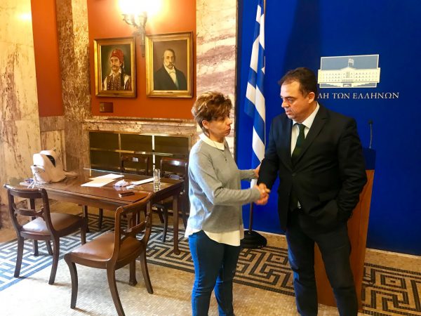 Επίσκεψη εκπροσώπων της Κ.Ο.Κ.Κ.Κ.Ε στη Βουλή