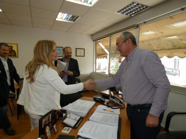 Στα Καραπανέικα περιόδευσε η Χριστίνα Σταρακά: «Εμείς νοιαζόμαστε για τις γειτονιές και έχουμε λύσεις που λαμβάνουν υπόψη τους πολίτες»