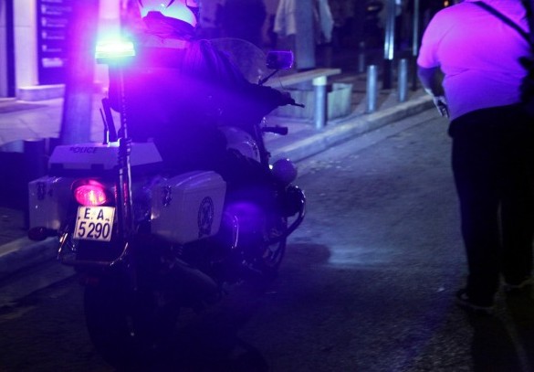 Σοκ στην Κανδήλα: Κουκουλοφόροι με απειλή πιστολιού λήστεψαν καταστηματάρχη!