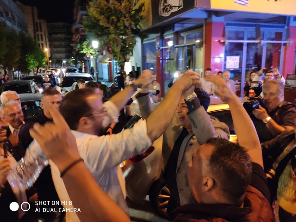 Χαμός: Πανηγυρίζει τη νίκη ο Νεκτάριος Φαρμάκης-Δείτε φωτο- βίντεο