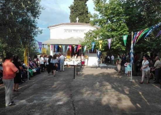 Εορτάζει το εξωκλήσι του Αγίου Πνεύματος στη Γραμματικού Αγρινίου