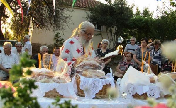 Με κατάνυξη ο πανηγυρικός εσπερινός στον οικισμό Καζάρμας στον ορεινό Βάλτο!