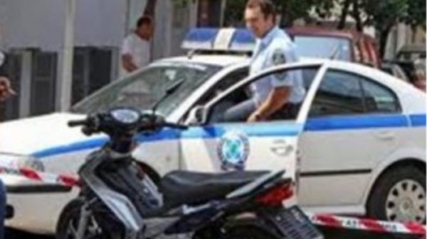 Αγρίνιο: Δύο άνδρες έκλεψαν σταθμευμένο μοτοποδήλατο!