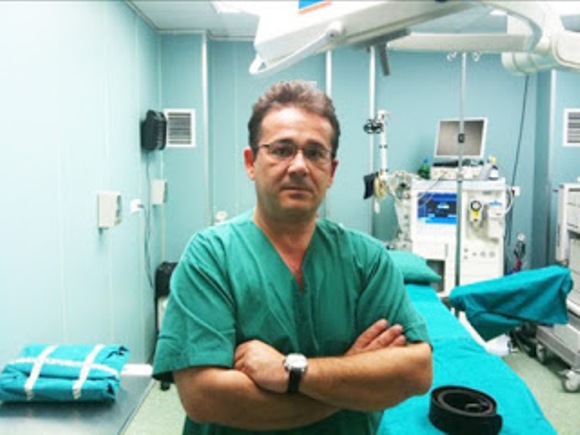 Γιατρός απ’ την Αμφιλοχία έκανε την πρώτη μεταμόσχευση γονάτου με μόσχευμα από 3D εκτυπωτή