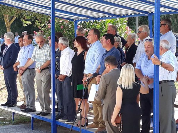 Με αρκετές απουσίες το Μνημόσυνο των εκτελεσθέντων του 1944 στα Καλύβια!