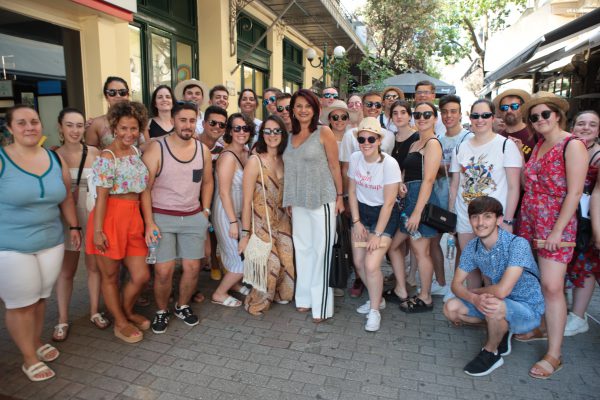 Αγρίνιο: Τα συγκροτήματα έκαναν την βόλτα τους στους κεντρικούς δρόμους.