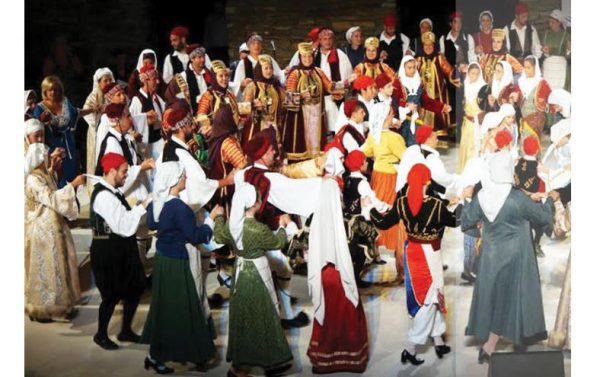 2ο Χορευτικό Παραδοσιακό Αντάμωμα στην πλατεία του Μοναστηρακίου