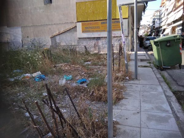 Αγρίνιο:Οικόπεδο- εστία μόλυνσης στην καρδιά της πόλης!