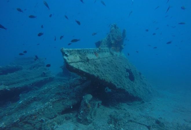Εντυπωσιακές εικόνες από το Ναυάγιο της Κάτω Βασιλικής (foto)