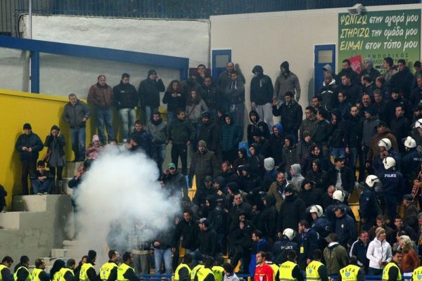 Διώχνει την αστυνομία από τα γήπεδα ο Χρυσοχοϊδης