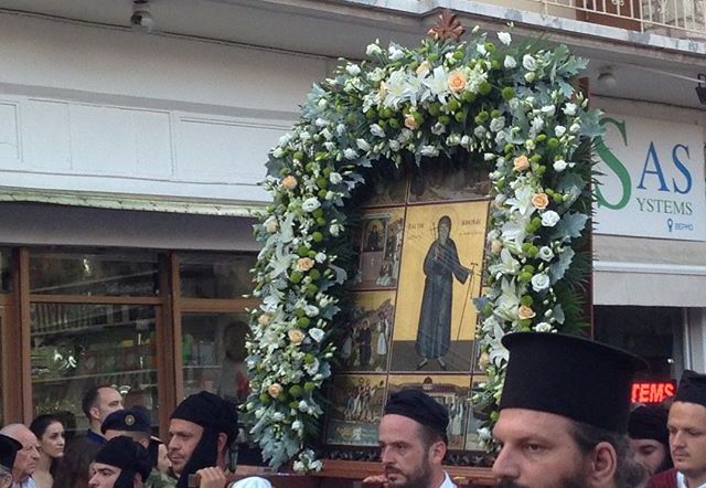 Πλήθος κόσμου στην Ιερά Λιτανεία για τον Άγιο Κοσμά στο Θέρμο(βιντεο)