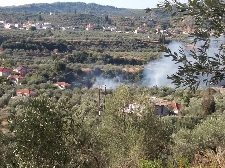 Τώρα- Φωτιά μεταξύ Αβόρανης και Αγίου Νικολάου δίπλα σε σπίτια-Φωτιά και στην Ματαράγκα