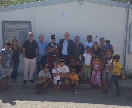 Στον οικισμό των Ρομά ο Δήμαρχος Ναυπακτίας Βασίλης Γκίζας