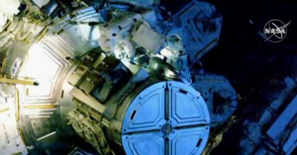 Δείτε ζωντανά εικόνα από τη NASA-γυναίκες κάνουν περίπατο στο Διάστημα!