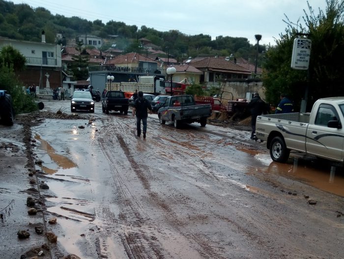 Διαμαρτυρίες για την έλλειψη φωτισμού στη διασταύρωση Οχθίων
