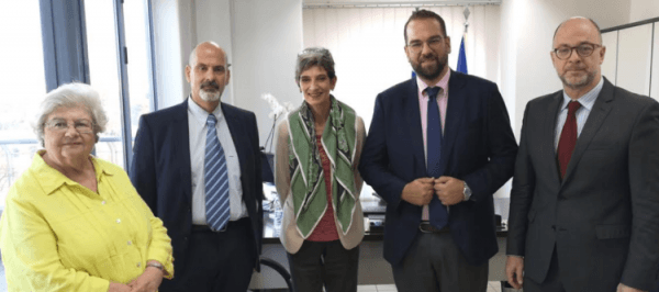 Συνάντηση Ν.Φαρμάκη με την Πρέσβη της Βρετανίας στην Ελλάδα, Κέιτ Σμιθ