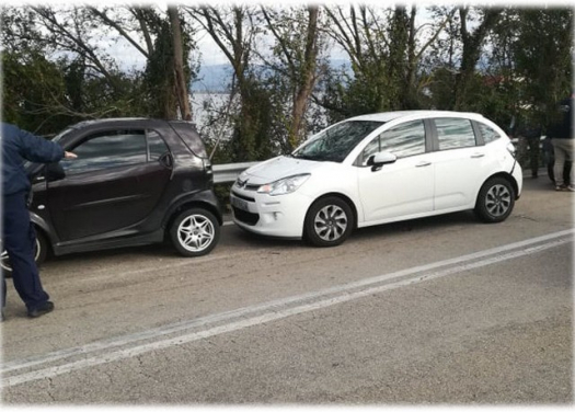 Καραμπόλα τριών αυτοκινήτων στην Αμφιλοχία