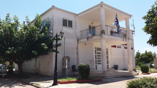 Άγνωστοι δράστες διέρρηξαν την Κοινότητα Καλυβίων