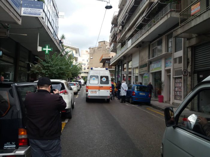 Στο Νοσοκομείο Αγρινίου δικυκλιστής μετά από τροχαίο στο κέντρο της πόλης(φωτο)