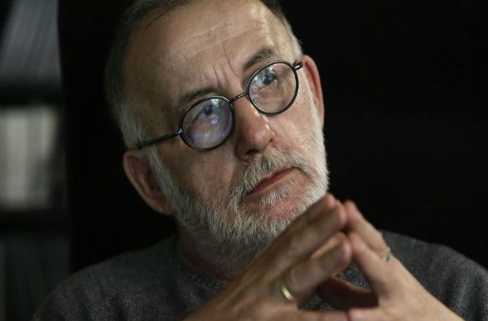 Πέθανε ο Θάνος Μικρούτσικος