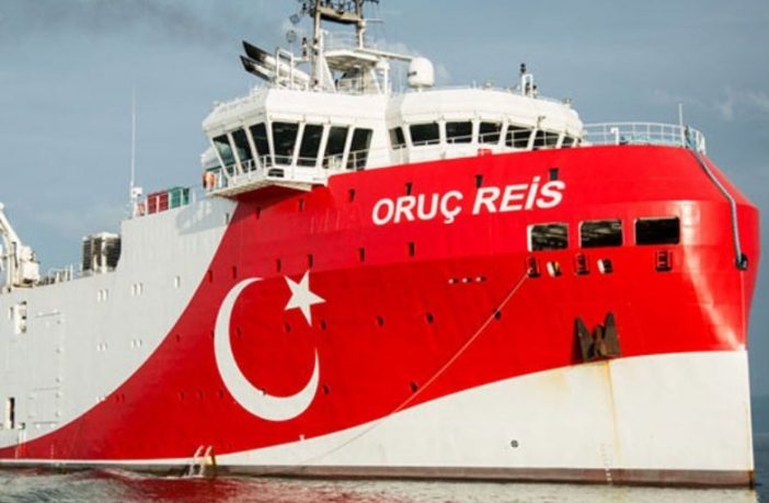 Σε επιφυλακή το ΓΕΕΘΑ για το τουρκικό πλοίο που πλέει ανάμεσα σε Κρήτη και Κύπρο